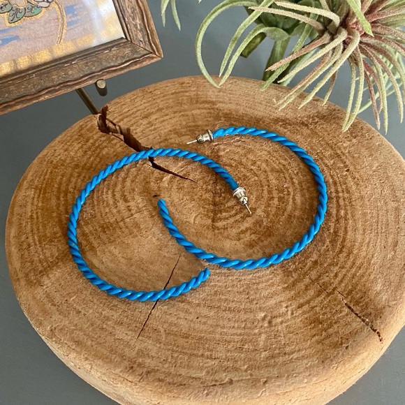 Awesome Vintage Twisted Aqua Blue Metal Large Hoop Earrings - Picture 4 of 4